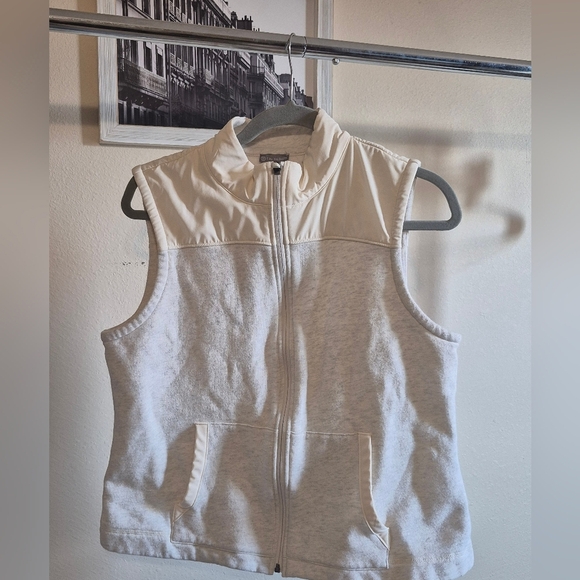 T By Talbots White Sleeveless Zip-Up Vest - Picture 1 of 6